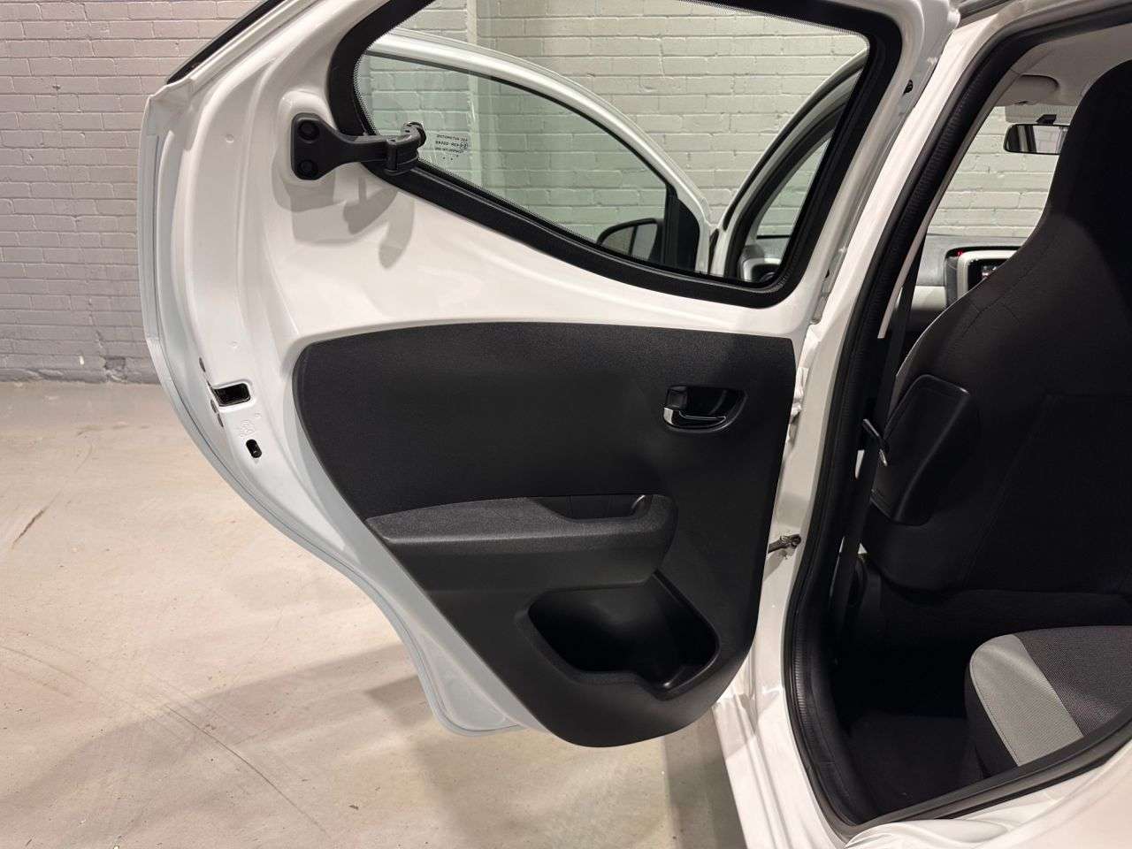 2016 TOYOTA AYGO 2016 TOYOTA AYGO