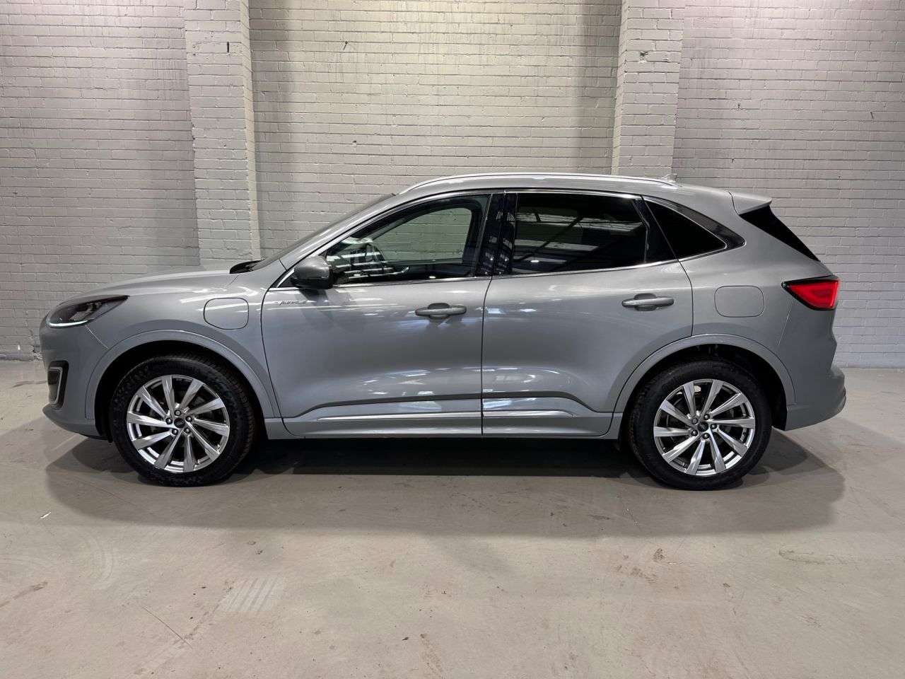 A 2023 FORD KUGA 2.5 Duratec 14.4kWh Vignale SUV 5dr Petrol Plug-in Hybrid CVT Euro 6 (s/s) A 2023 FORD KUGA 2.5 Duratec 14.4kWh Vignale SUV 5dr Petrol Plug-in Hybrid CVT Euro 6 (s/s)