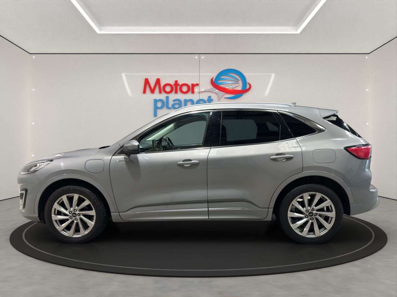 A 2023 FORD KUGA 2.5 Duratec 14.4kWh Vignale SUV 5dr Petrol Plug-in Hybrid CVT Euro 6 (s/s) A 2023 FORD KUGA 2.5 Duratec 14.4kWh Vignale SUV 5dr Petrol Plug-in Hybrid CVT Euro 6 (s/s)