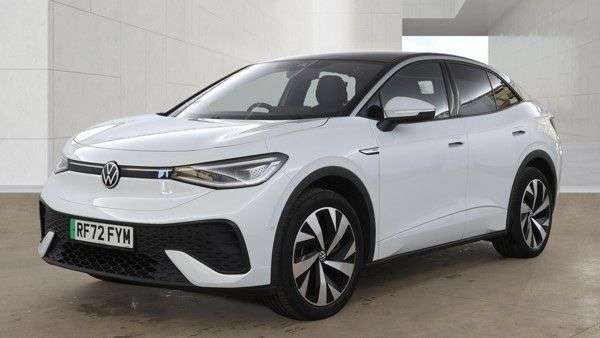A 2023 VOLKSWAGEN ID.5 Pro 77kWh Style SUV 5dr Electric Auto (174 ps) A 2023 VOLKSWAGEN ID.5 Pro 77kWh Style SUV 5dr Electric Auto (174 ps)