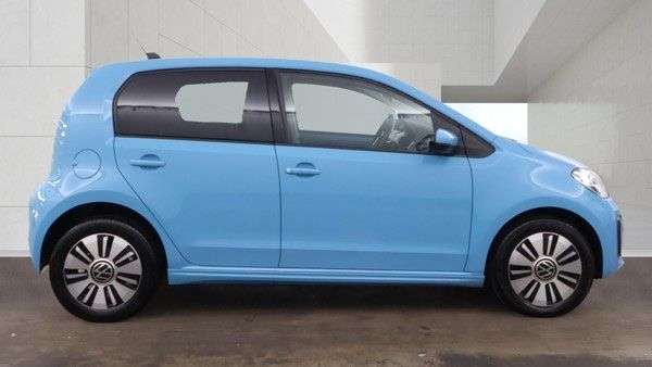 A 2022 VOLKSWAGEN E-UP! 36.8kWh e-up! Hatchback 5dr Electric Auto (82 ps) A 2022 VOLKSWAGEN E-UP! 36.8kWh e-up! Hatchback 5dr Electric Auto (82 ps)
