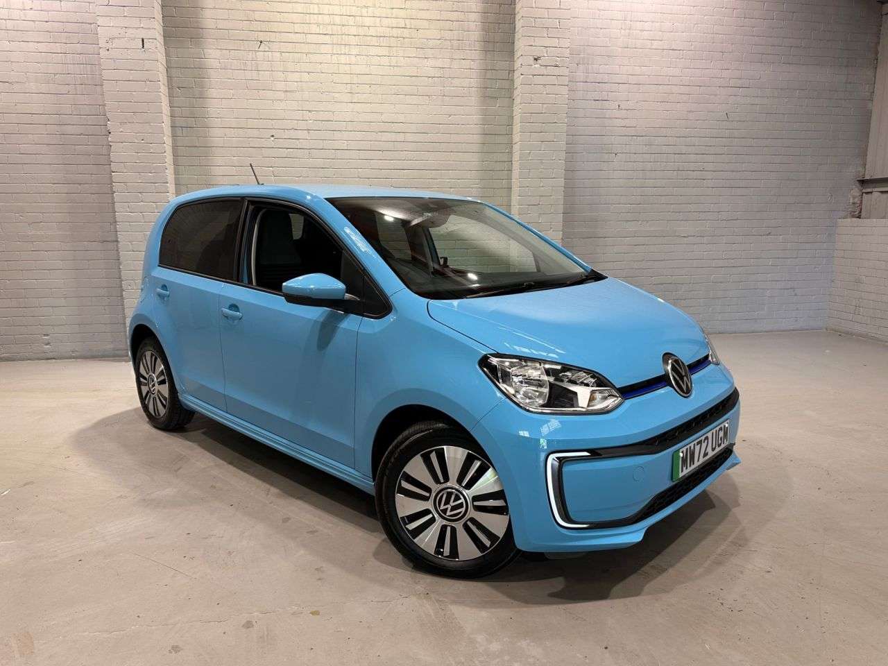 A 2022 VOLKSWAGEN E-UP! 36.8kWh e-up! Hatchback 5dr Electric Auto (82 ps) A 2022 VOLKSWAGEN E-UP! 36.8kWh e-up! Hatchback 5dr Electric Auto (82 ps)