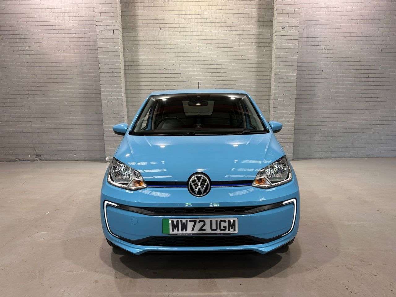 A 2022 VOLKSWAGEN E-UP! 36.8kWh e-up! Hatchback 5dr Electric Auto (82 ps) A 2022 VOLKSWAGEN E-UP! 36.8kWh e-up! Hatchback 5dr Electric Auto (82 ps)