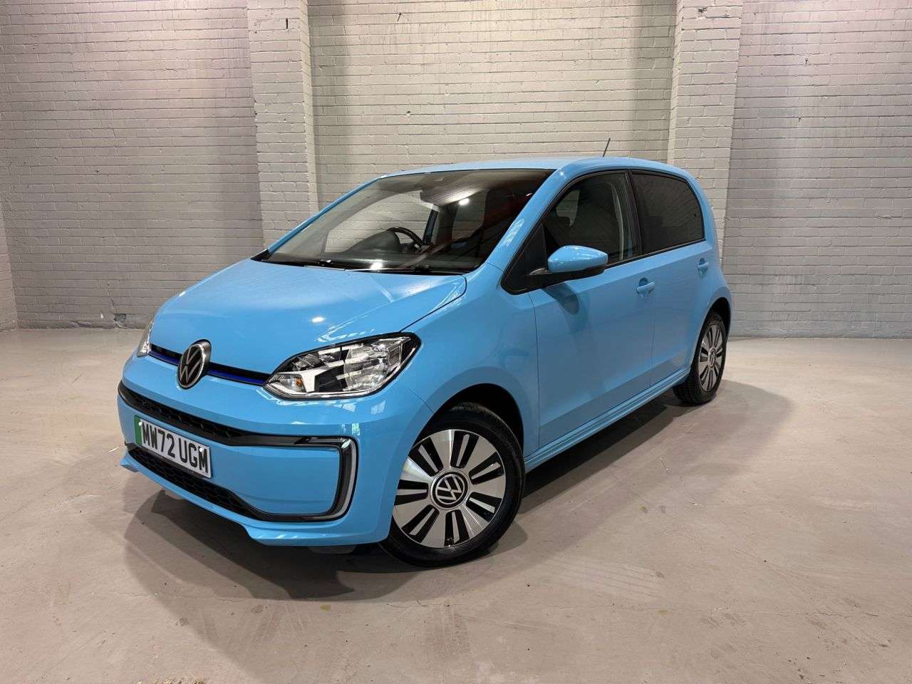 A 2022 VOLKSWAGEN E-UP! 36.8kWh e-up! Hatchback 5dr Electric Auto (82 ps) A 2022 VOLKSWAGEN E-UP! 36.8kWh e-up! Hatchback 5dr Electric Auto (82 ps)