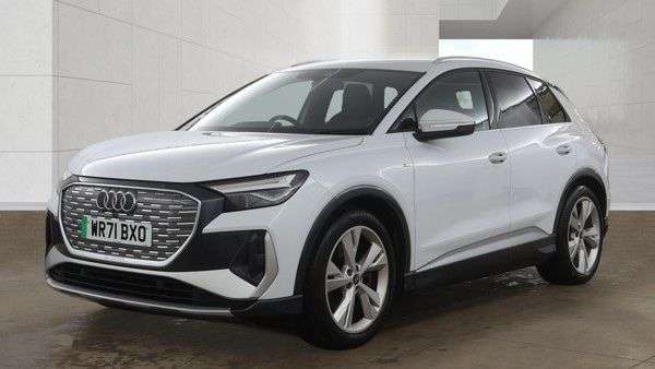 A 2021 AUDI Q4 E-TRON 40 S line SUV 5dr Electric Auto 82kWh (204 ps) A 2021 AUDI Q4 E-TRON 40 S line SUV 5dr Electric Auto 82kWh (204 ps)