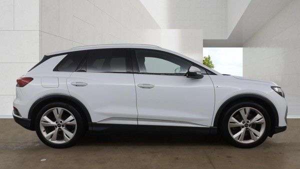 A 2021 AUDI Q4 E-TRON 40 S line SUV 5dr Electric Auto 82kWh (204 ps) A 2021 AUDI Q4 E-TRON 40 S line SUV 5dr Electric Auto 82kWh (204 ps)