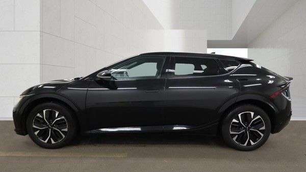 A 2022 KIA EV6 77.4kWh GT-Line Hatchback 5dr Electric Auto AWD (320 bhp) A 2022 KIA EV6 77.4kWh GT-Line Hatchback 5dr Electric Auto AWD (320 bhp)