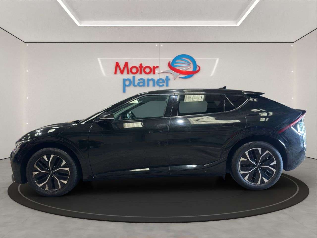 A 2022 KIA EV6 77.4kWh GT-Line Hatchback 5dr Electric Auto AWD (320 bhp) A 2022 KIA EV6 77.4kWh GT-Line Hatchback 5dr Electric Auto AWD (320 bhp)