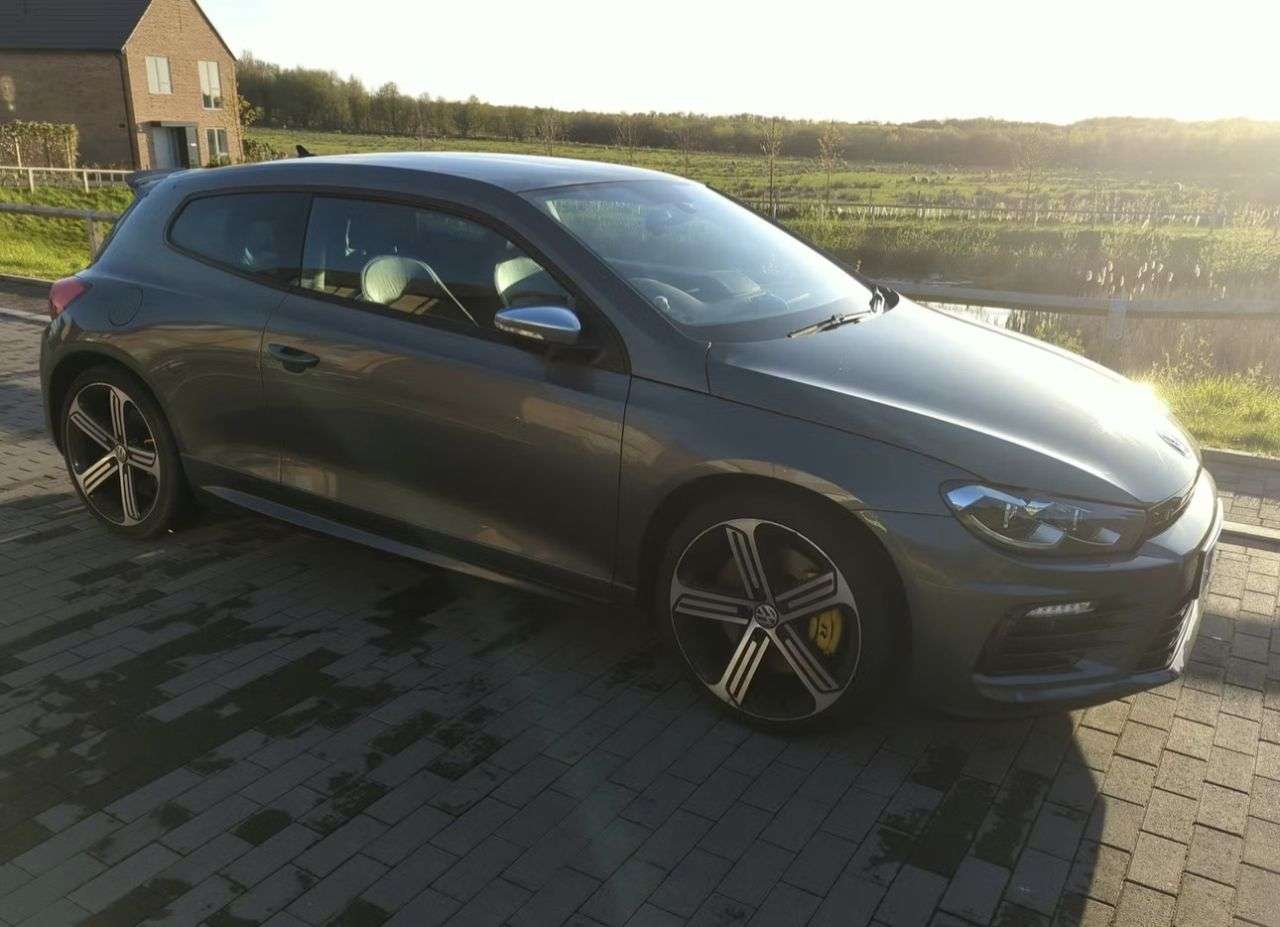 A 2017 VOLKSWAGEN SCIROCCO 2.0 TSI R Hatchback 3dr Petrol DSG Euro 6 (s/s) (280 ps) A 2017 VOLKSWAGEN SCIROCCO 2.0 TSI R Hatchback 3dr Petrol DSG Euro 6 (s/s) (280 ps)
