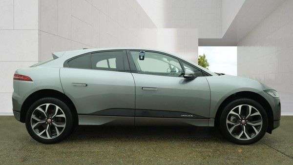 A 2021 JAGUAR I-PACE 400 90kWh HSE SUV 5dr Electric Auto 4WD (400 ps) A 2021 JAGUAR I-PACE 400 90kWh HSE SUV 5dr Electric Auto 4WD (400 ps)