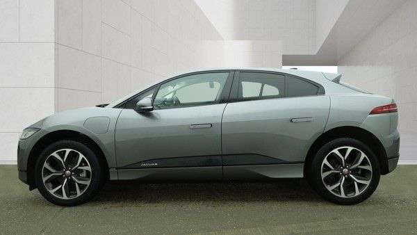 A 2021 JAGUAR I-PACE 400 90kWh HSE SUV 5dr Electric Auto 4WD (400 ps) A 2021 JAGUAR I-PACE 400 90kWh HSE SUV 5dr Electric Auto 4WD (400 ps)