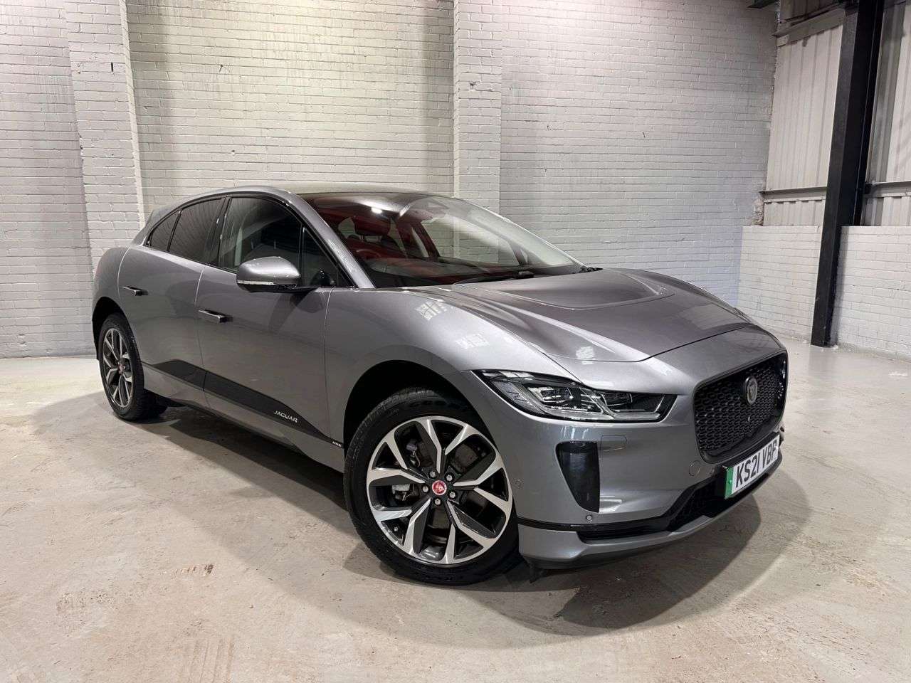 A 2021 JAGUAR I-PACE 400 90kWh HSE SUV 5dr Electric Auto 4WD (400 ps) A 2021 JAGUAR I-PACE 400 90kWh HSE SUV 5dr Electric Auto 4WD (400 ps)