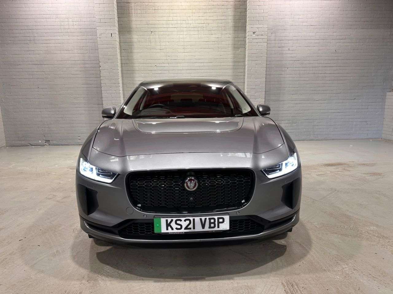 A 2021 JAGUAR I-PACE 400 90kWh HSE SUV 5dr Electric Auto 4WD (400 ps) A 2021 JAGUAR I-PACE 400 90kWh HSE SUV 5dr Electric Auto 4WD (400 ps)