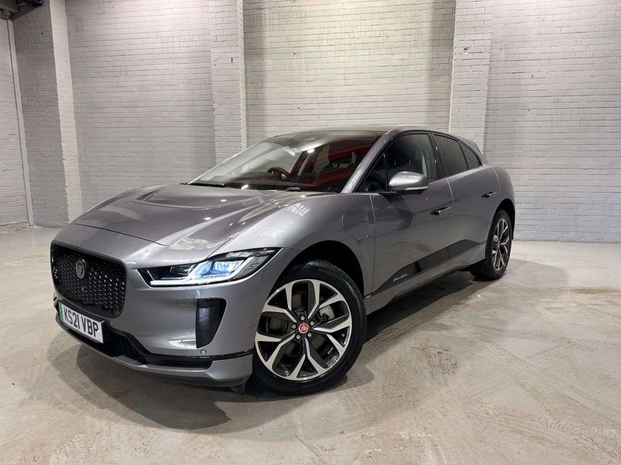 A 2021 JAGUAR I-PACE 400 90kWh HSE SUV 5dr Electric Auto 4WD (400 ps) A 2021 JAGUAR I-PACE 400 90kWh HSE SUV 5dr Electric Auto 4WD (400 ps)