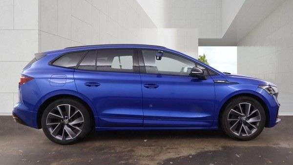 A 2023 SKODA ENYAQ iV 82kWh 80 SportLine SUV 5dr Electric Auto (DC125kW) (204 ps) A 2023 SKODA ENYAQ iV 82kWh 80 SportLine SUV 5dr Electric Auto (DC125kW) (204 ps)