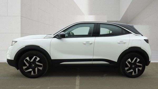 A 2022 VAUXHALL MOKKA ELECTRIC 50kWh Elite Premium SUV 5dr Electric Auto (136 ps) A 2022 VAUXHALL MOKKA ELECTRIC 50kWh Elite Premium SUV 5dr Electric Auto (136 ps)