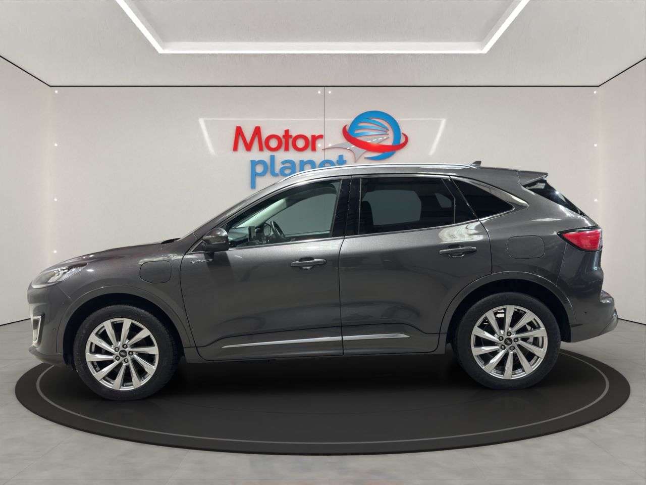 A 2022 FORD KUGA 2.5 Duratec 14.4kWh Vignale SUV 5dr Petrol Plug-in Hybrid CVT Euro 6 (s/s) A 2022 FORD KUGA 2.5 Duratec 14.4kWh Vignale SUV 5dr Petrol Plug-in Hybrid CVT Euro 6 (s/s)