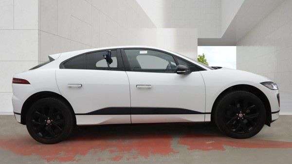 A 2022 JAGUAR I-PACE 400 90kWh HSE Black SUV 5dr Electric Auto 4WD (400 ps) A 2022 JAGUAR I-PACE 400 90kWh HSE Black SUV 5dr Electric Auto 4WD (400 ps)