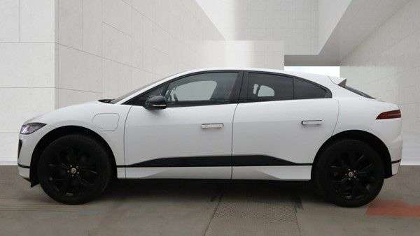 A 2022 JAGUAR I-PACE 400 90kWh HSE Black SUV 5dr Electric Auto 4WD (400 ps) A 2022 JAGUAR I-PACE 400 90kWh HSE Black SUV 5dr Electric Auto 4WD (400 ps)