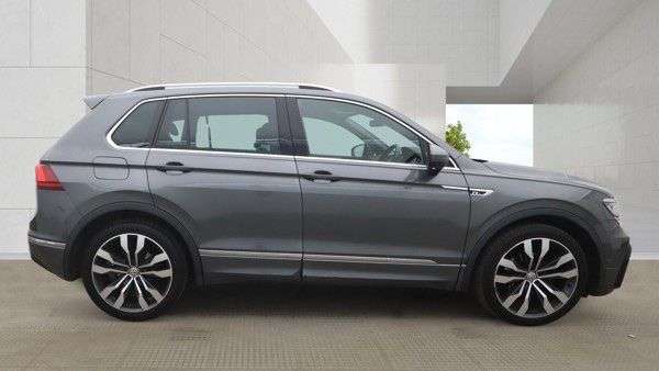 A 2019 VOLKSWAGEN TIGUAN 1.5 TSI EVO R-Line Tech SUV 5dr Petrol DSG Euro 6 (s/s) (150 ps) A 2019 VOLKSWAGEN TIGUAN 1.5 TSI EVO R-Line Tech SUV 5dr Petrol DSG Euro 6 (s/s) (150 ps)