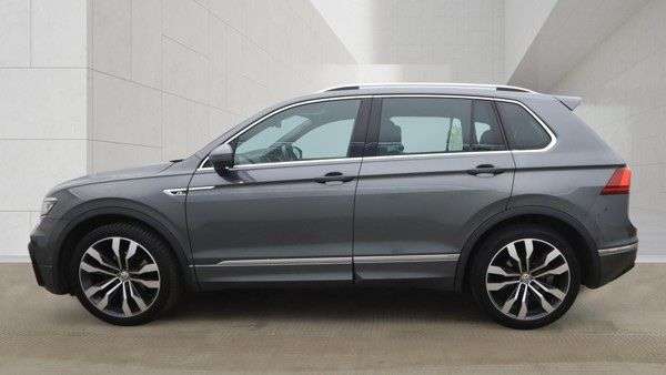 A 2019 VOLKSWAGEN TIGUAN 1.5 TSI EVO R-Line Tech SUV 5dr Petrol DSG Euro 6 (s/s) (150 ps) A 2019 VOLKSWAGEN TIGUAN 1.5 TSI EVO R-Line Tech SUV 5dr Petrol DSG Euro 6 (s/s) (150 ps)