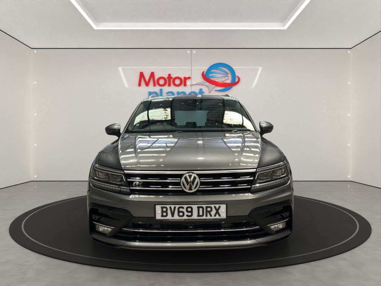 A 2019 VOLKSWAGEN TIGUAN 1.5 TSI EVO R-Line Tech SUV 5dr Petrol DSG Euro 6 (s/s) (150 ps) A 2019 VOLKSWAGEN TIGUAN 1.5 TSI EVO R-Line Tech SUV 5dr Petrol DSG Euro 6 (s/s) (150 ps)