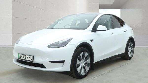 A 2023 TESLA MODEL Y SUV 5dr Electric Auto RWD (346 ps) A 2023 TESLA MODEL Y SUV 5dr Electric Auto RWD (346 ps)