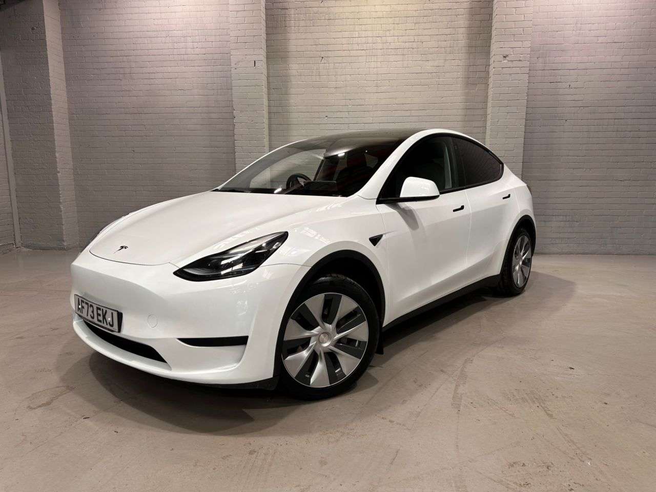 A 2023 TESLA MODEL Y SUV 5dr Electric Auto RWD (346 ps) A 2023 TESLA MODEL Y SUV 5dr Electric Auto RWD (346 ps)
