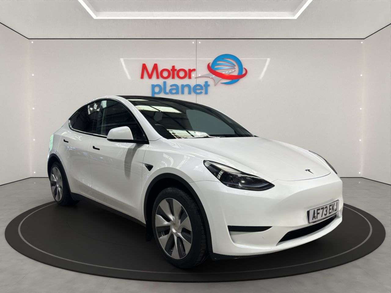 A 2023 TESLA MODEL Y SUV 5dr Electric Auto RWD (346 ps) A 2023 TESLA MODEL Y SUV 5dr Electric Auto RWD (346 ps)