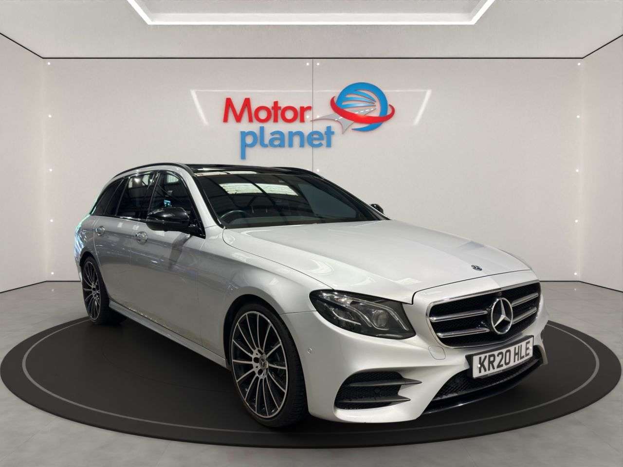 A 2020 MERCEDES-BENZ E-CLASS 2.0 E300d AMG Line Night Edition (Premium Plus) Estate 5dr Diesel G-Tronic+ A 2020 MERCEDES-BENZ E-CLASS 2.0 E300d AMG Line Night Edition (Premium Plus) Estate 5dr Diesel G-Tronic+