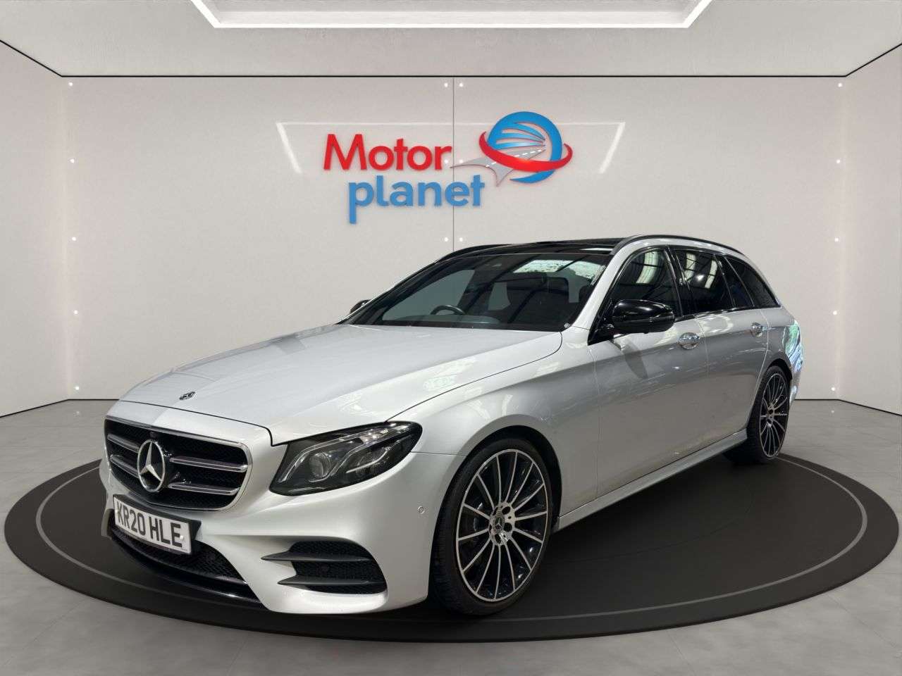 A 2020 MERCEDES-BENZ E-CLASS 2.0 E300d AMG Line Night Edition (Premium Plus) Estate 5dr Diesel G-Tronic+ A 2020 MERCEDES-BENZ E-CLASS 2.0 E300d AMG Line Night Edition (Premium Plus) Estate 5dr Diesel G-Tronic+