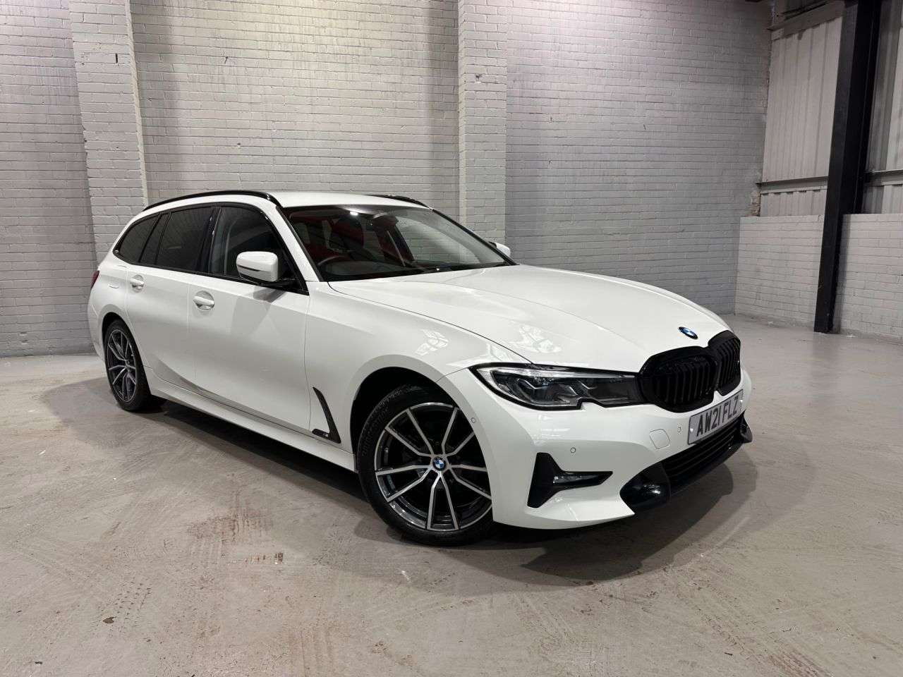 A 2021 BMW 3 SERIES 2.0 320d MHT Sport Touring 5dr Diesel Hybrid Auto Euro 6 (s/s) (190 ps) A 2021 BMW 3 SERIES 2.0 320d MHT Sport Touring 5dr Diesel Hybrid Auto Euro 6 (s/s) (190 ps)
