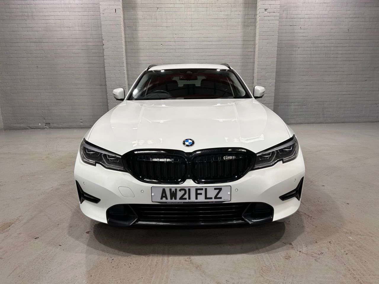 A 2021 BMW 3 SERIES 2.0 320d MHT Sport Touring 5dr Diesel Hybrid Auto Euro 6 (s/s) (190 ps) A 2021 BMW 3 SERIES 2.0 320d MHT Sport Touring 5dr Diesel Hybrid Auto Euro 6 (s/s) (190 ps)
