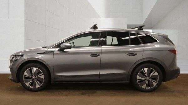 A 2022 SKODA ENYAQ iV 62kWh 60 SUV 5dr Electric Auto (DC120kW) (179 ps) A 2022 SKODA ENYAQ iV 62kWh 60 SUV 5dr Electric Auto (DC120kW) (179 ps)