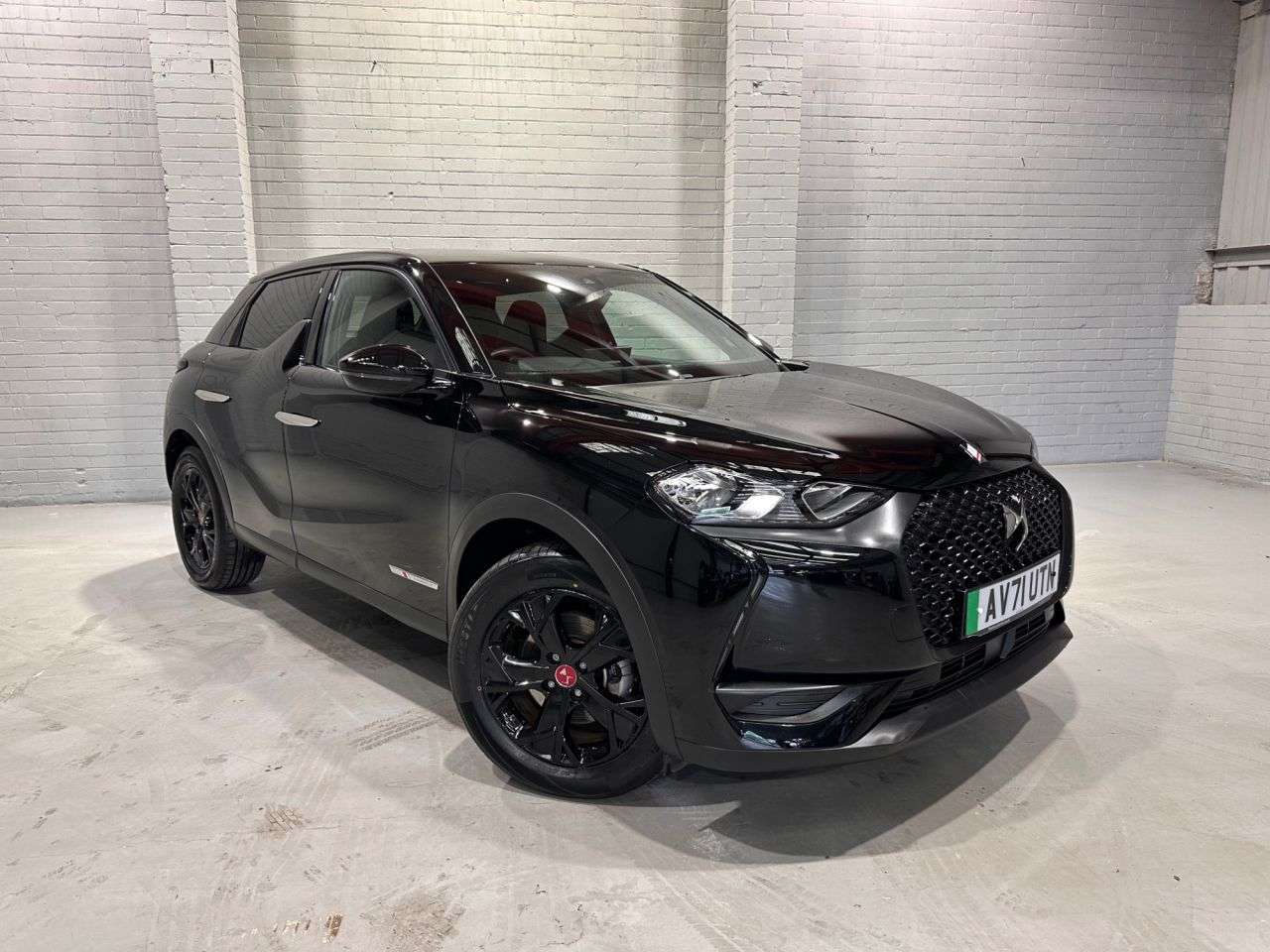 A 2022 DS AUTOMOBILES DS 3 E-TENSE 50kWh Performance Line Crossback 5dr Electric Auto (136 ps) A 2022 DS AUTOMOBILES DS 3 E-TENSE 50kWh Performance Line Crossback 5dr Electric Auto (136 ps)