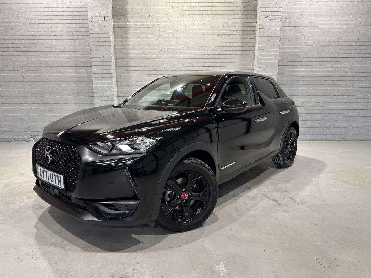 A 2022 DS AUTOMOBILES DS 3 E-TENSE 50kWh Performance Line Crossback 5dr Electric Auto (136 ps) A 2022 DS AUTOMOBILES DS 3 E-TENSE 50kWh Performance Line Crossback 5dr Electric Auto (136 ps)