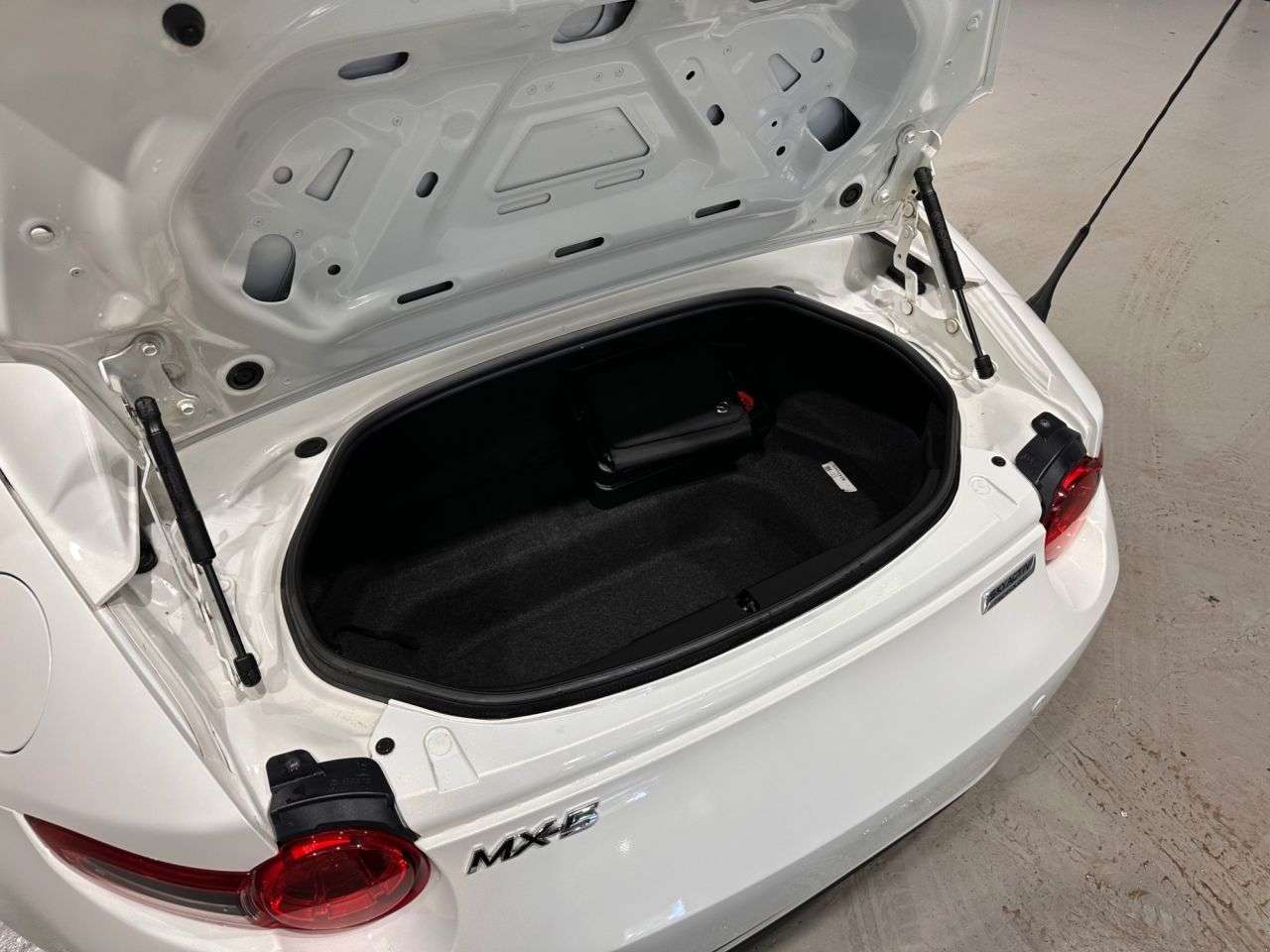 2018 MAZDA MX-5 RF 2018 MAZDA MX-5 RF