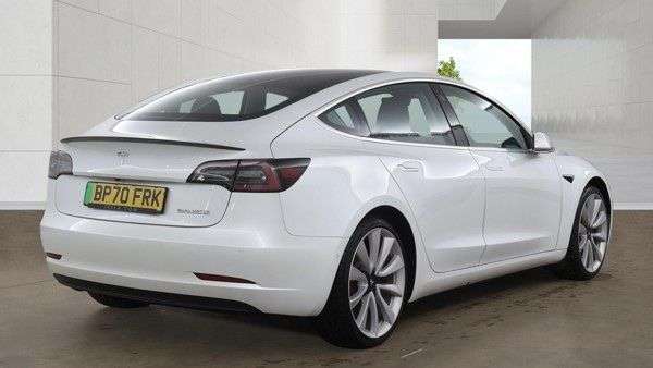 A 2021 TESLA MODEL 3 (Dual Motor) Performance Saloon 4dr Electric Auto 4WDE (Performance Upgrade A 2021 TESLA MODEL 3 (Dual Motor) Performance Saloon 4dr Electric Auto 4WDE (Performance Upgrade