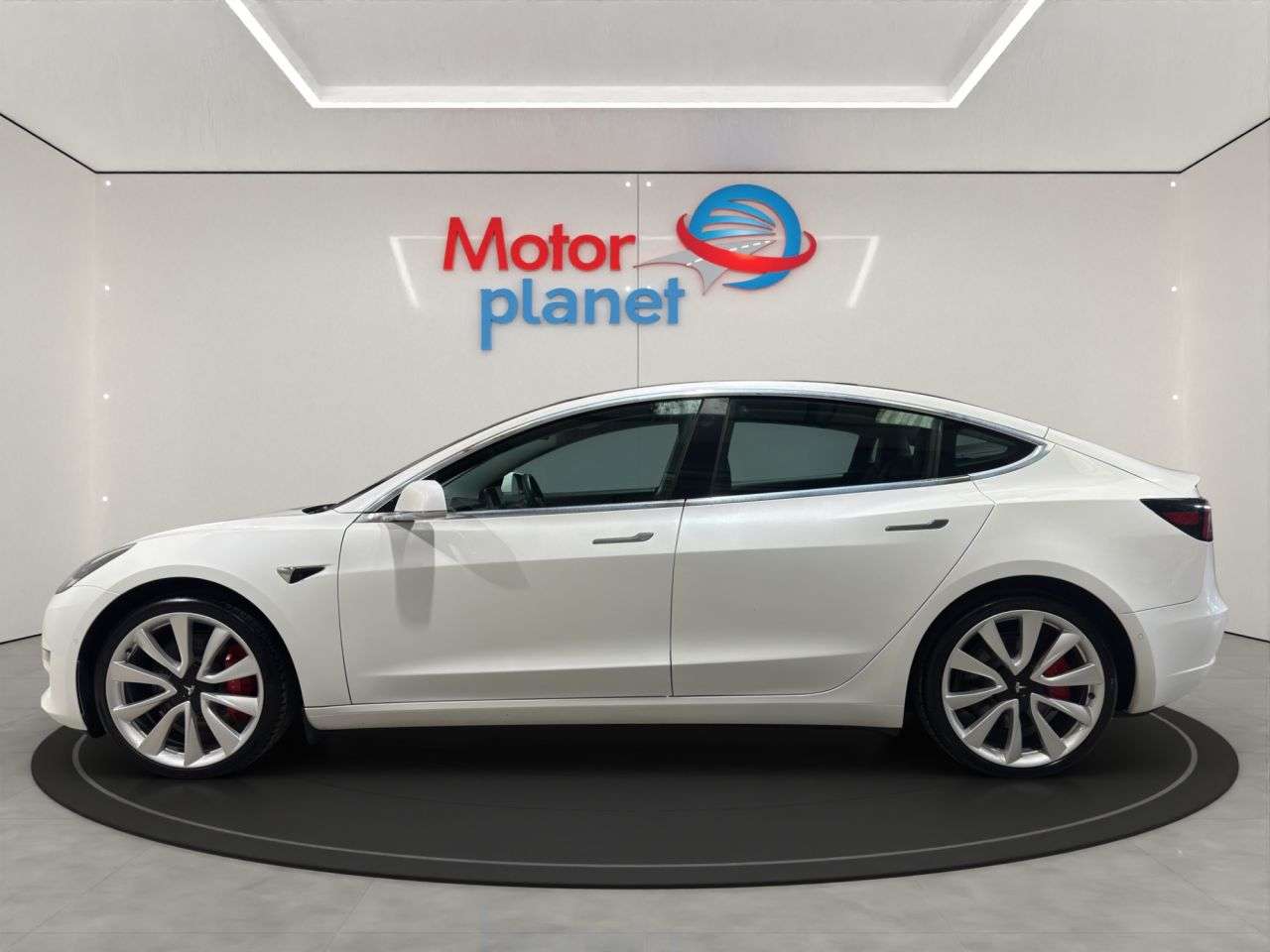 A 2021 TESLA MODEL 3 (Dual Motor) Performance Saloon 4dr Electric Auto 4WDE (Performance Upgrade A 2021 TESLA MODEL 3 (Dual Motor) Performance Saloon 4dr Electric Auto 4WDE (Performance Upgrade