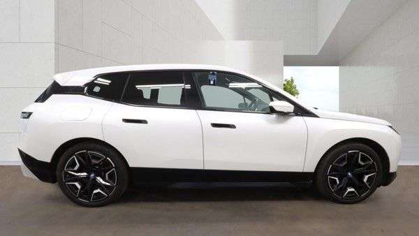 A 2022 BMW IX 40 76.6kWh M Sport SUV 5dr Electric Auto xDrive (326 ps) A 2022 BMW IX 40 76.6kWh M Sport SUV 5dr Electric Auto xDrive (326 ps)