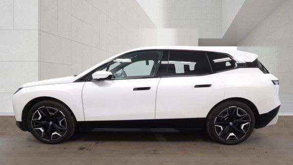 A 2022 BMW IX 40 76.6kWh M Sport SUV 5dr Electric Auto xDrive (326 ps) A 2022 BMW IX 40 76.6kWh M Sport SUV 5dr Electric Auto xDrive (326 ps)