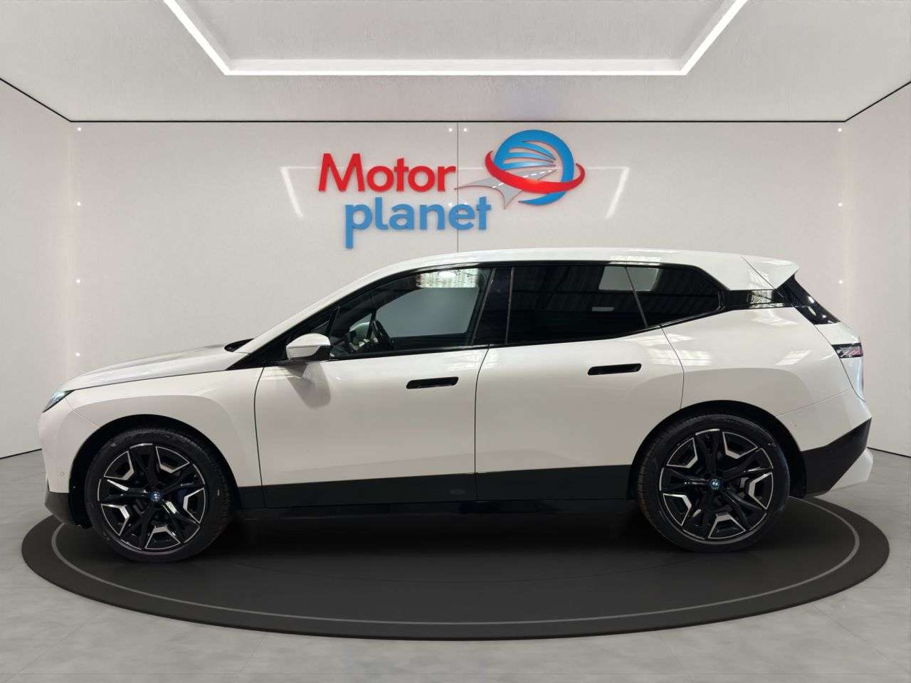 A 2022 BMW IX 40 76.6kWh M Sport SUV 5dr Electric Auto xDrive (326 ps) A 2022 BMW IX 40 76.6kWh M Sport SUV 5dr Electric Auto xDrive (326 ps)