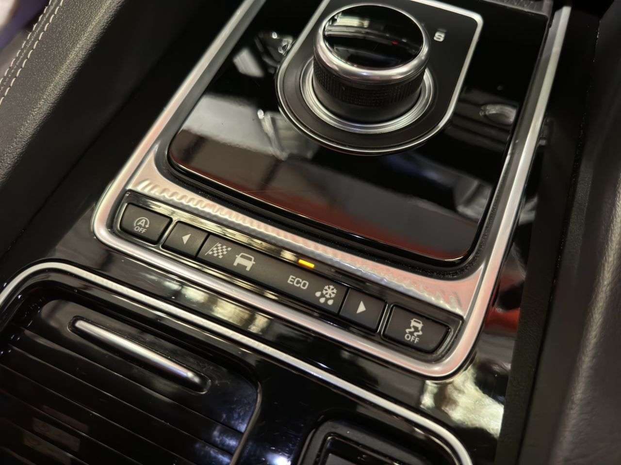 2017 JAGUAR F-PACE 2017 JAGUAR F-PACE