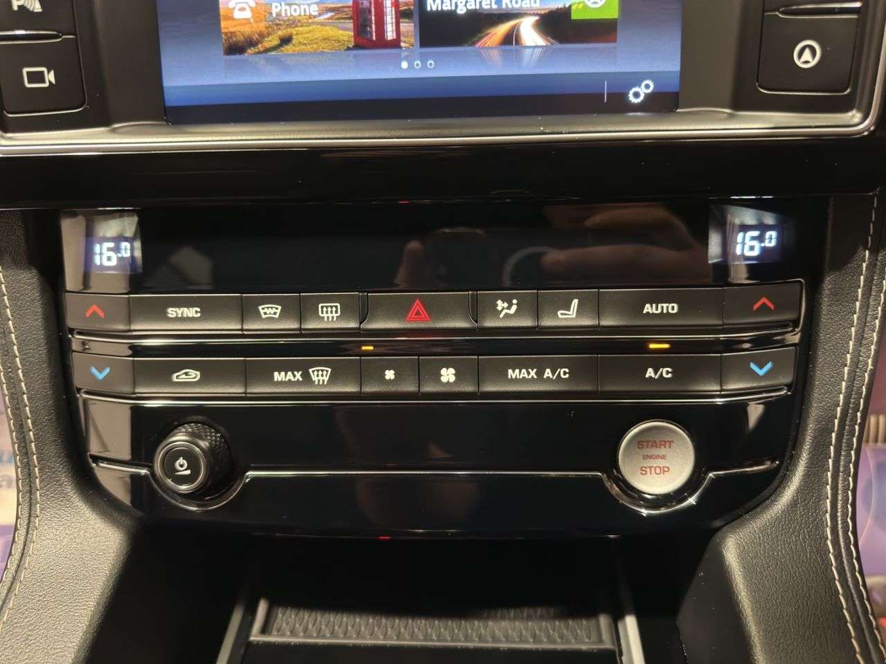 2017 JAGUAR F-PACE 2017 JAGUAR F-PACE