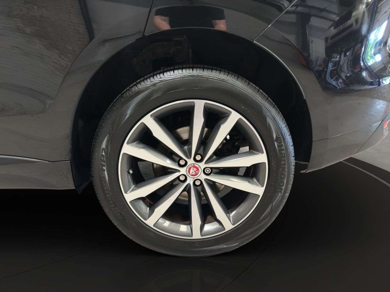 2017 JAGUAR F-PACE 2017 JAGUAR F-PACE