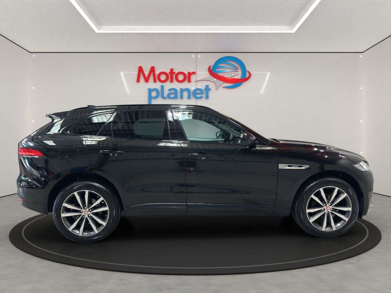 2017 JAGUAR F-PACE 2017 JAGUAR F-PACE