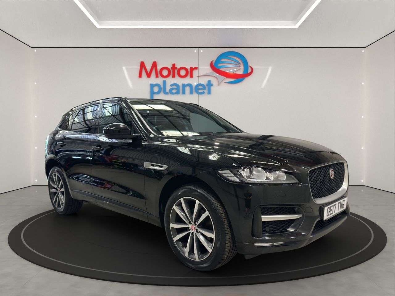 A 2017 JAGUAR F-PACE 2.0 D180 R-Sport SUV 5dr Diesel Auto AWD Euro 6 (s/s) (180 ps) A 2017 JAGUAR F-PACE 2.0 D180 R-Sport SUV 5dr Diesel Auto AWD Euro 6 (s/s) (180 ps)