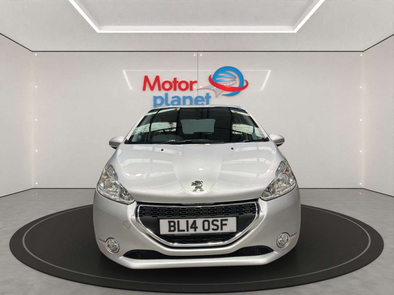 A 2014 PEUGEOT 208 1.4 HDi Active Hatchback 5dr Diesel Manual Euro 5 (70 ps) A 2014 PEUGEOT 208 1.4 HDi Active Hatchback 5dr Diesel Manual Euro 5 (70 ps)