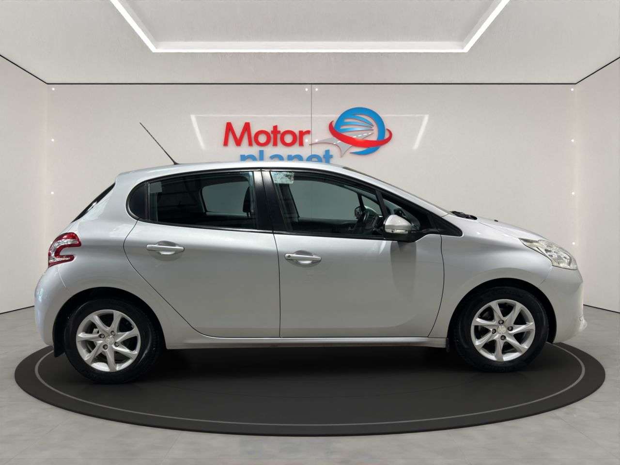 2014 PEUGEOT 208 2014 PEUGEOT 208