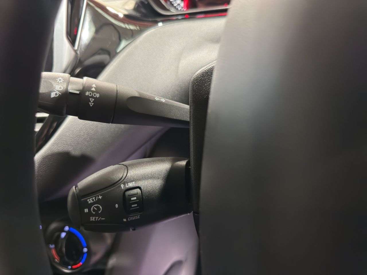 2014 PEUGEOT 208 2014 PEUGEOT 208